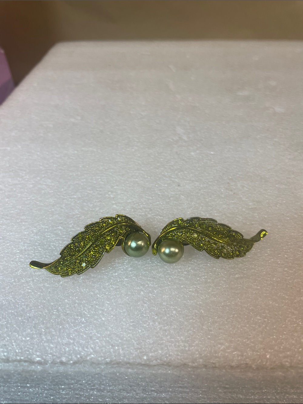 Green Leaf Pearl Hair Clips - Sparkling Leaf Accent